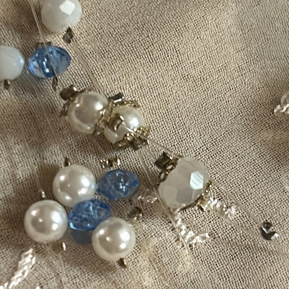 Floating Illusion Cinderella’s ball necklace - Picture 12 of 15